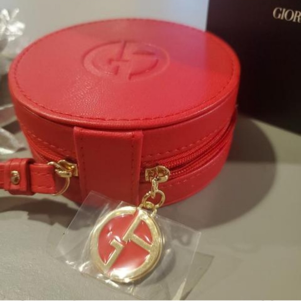 Giorgio Armani cushion vanity case/ weistlet - Picture 3 of 4